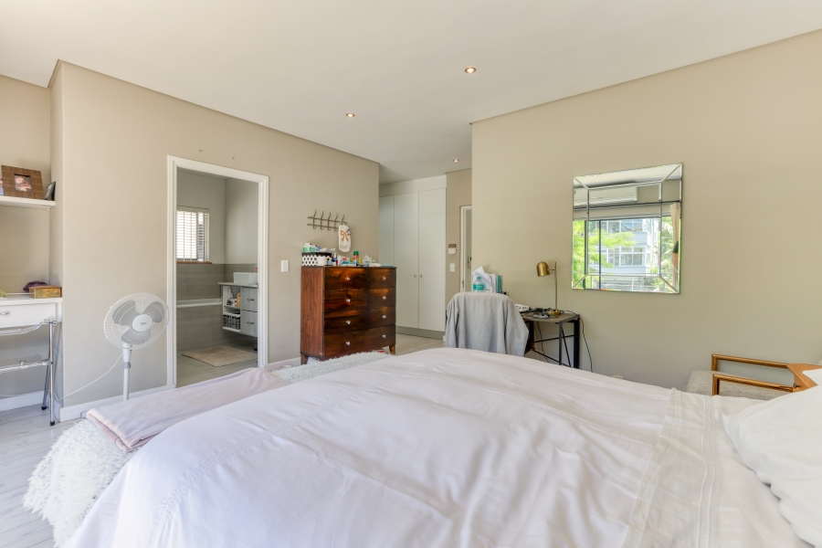 3 Bedroom Property for Sale in Sea Point Western Cape